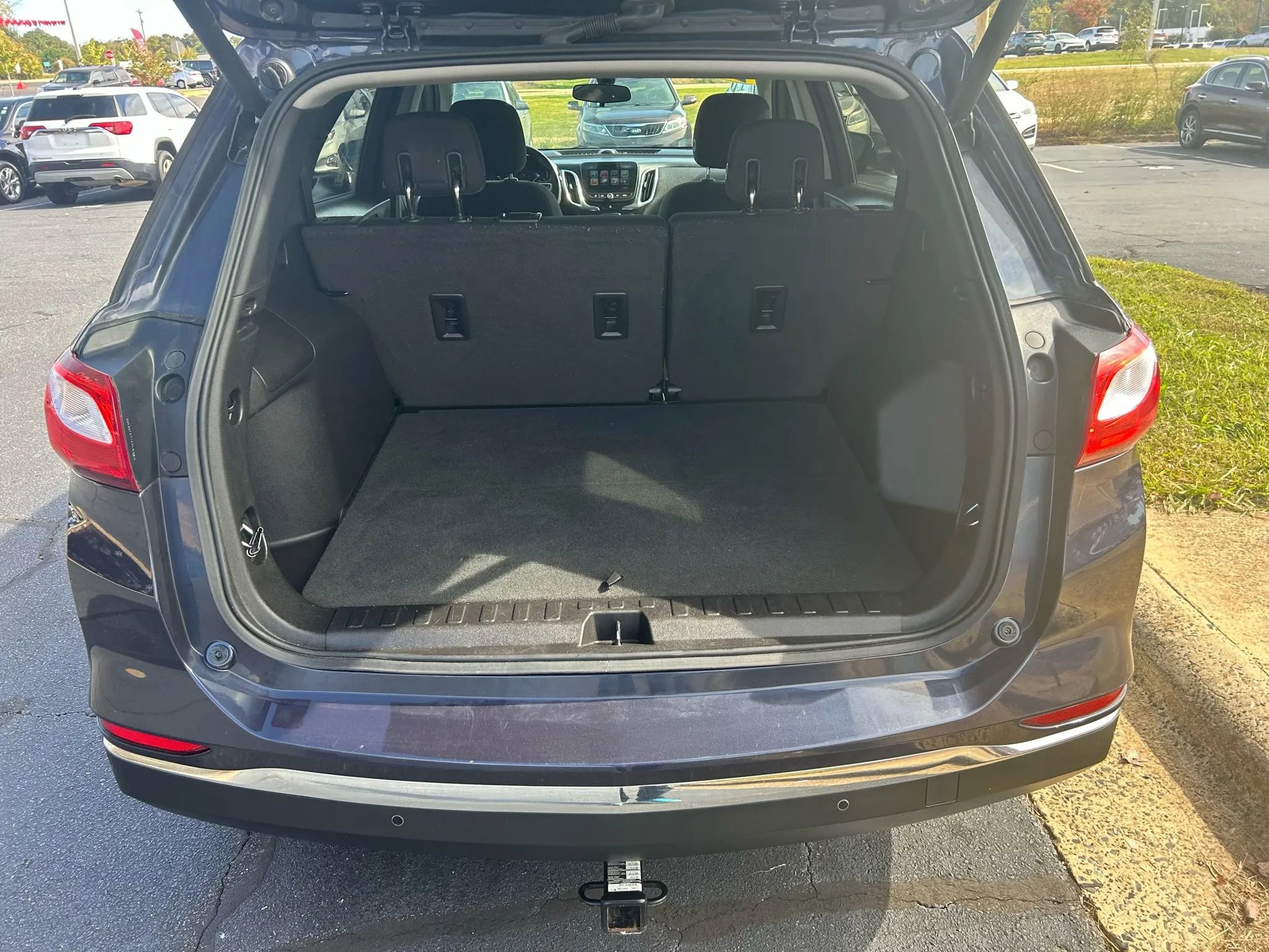 Used 2018 Chevrolet Equinox LT w/ Sun & Infotainment Package image 18