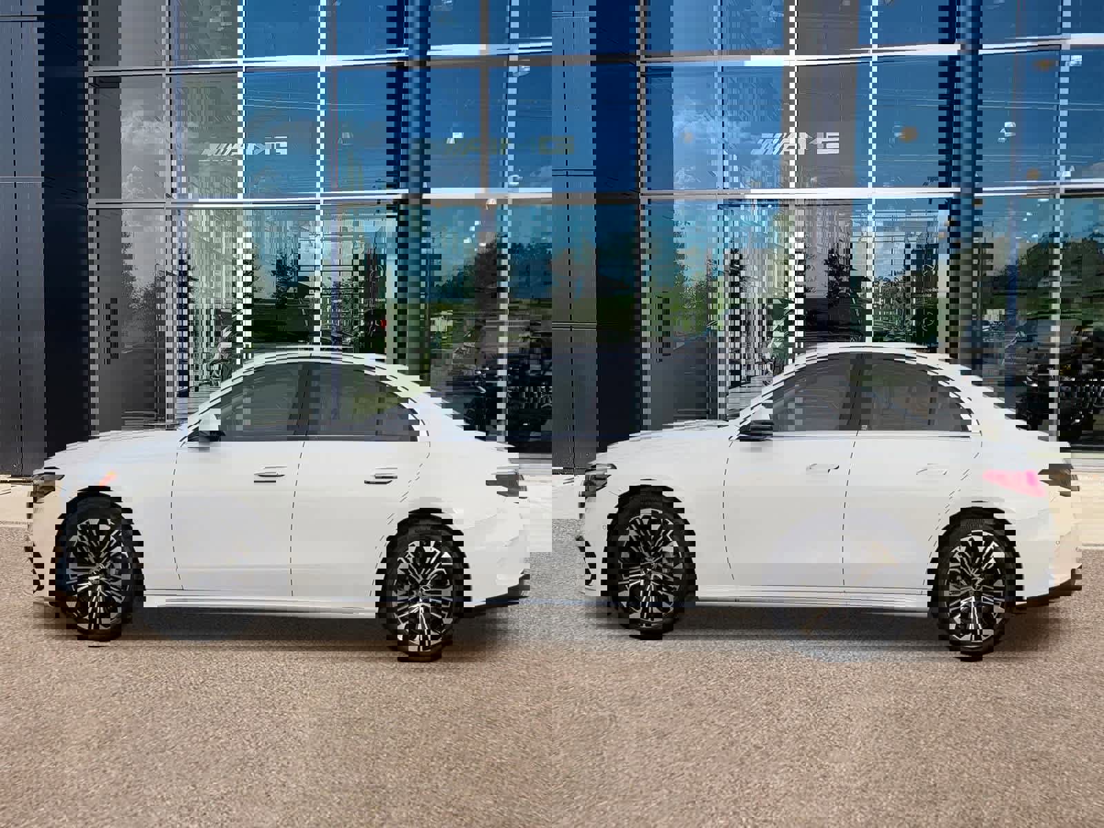 Used 2025 Mercedes-Benz E 450 4MATIC Sedan image 9