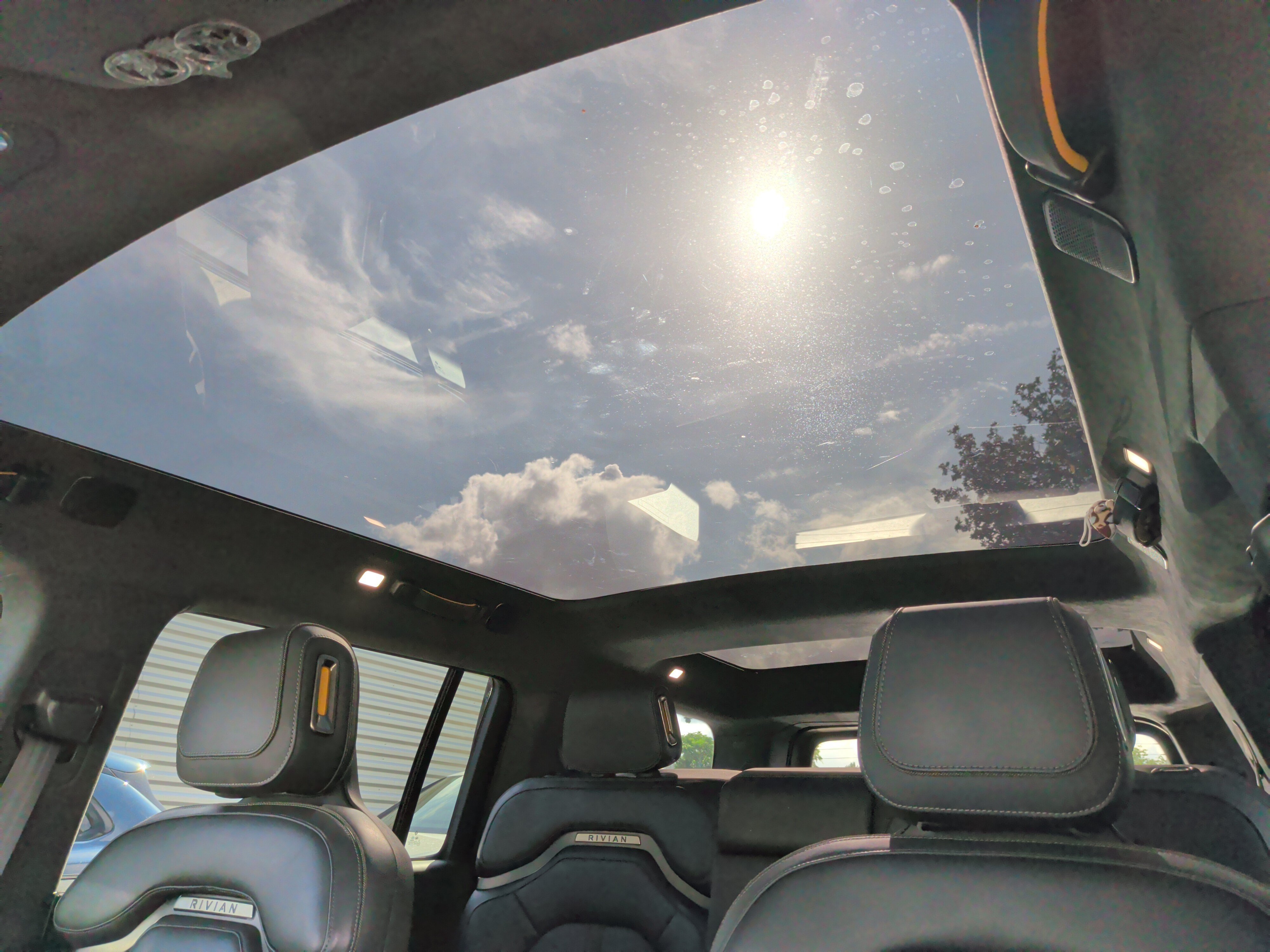 Used 2024 Rivian R1S Adventure AWD/4WD image 28
