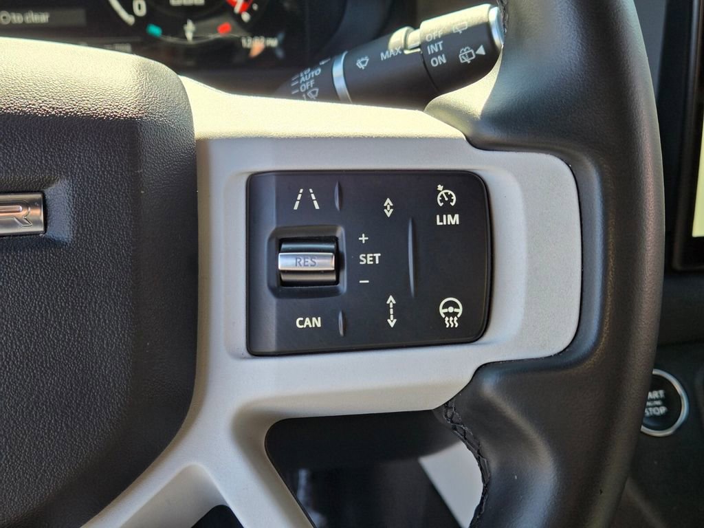 Used 2025 Land Rover Defender 110 S image 26