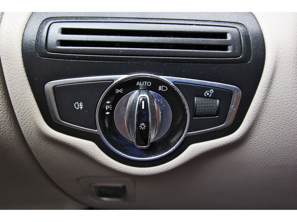 Used 2016 Mercedes-Benz GLC 300 image 17