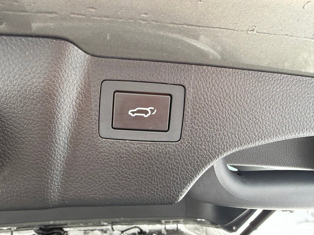 Used 2017 Hyundai Santa Fe Sport FWD image 37