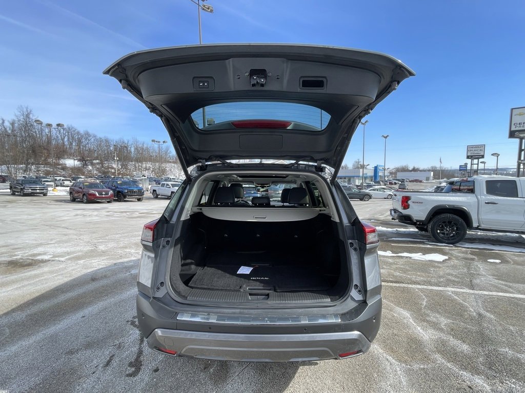 Used 2023 Nissan Rogue SL w/ SL Premium Package image 16