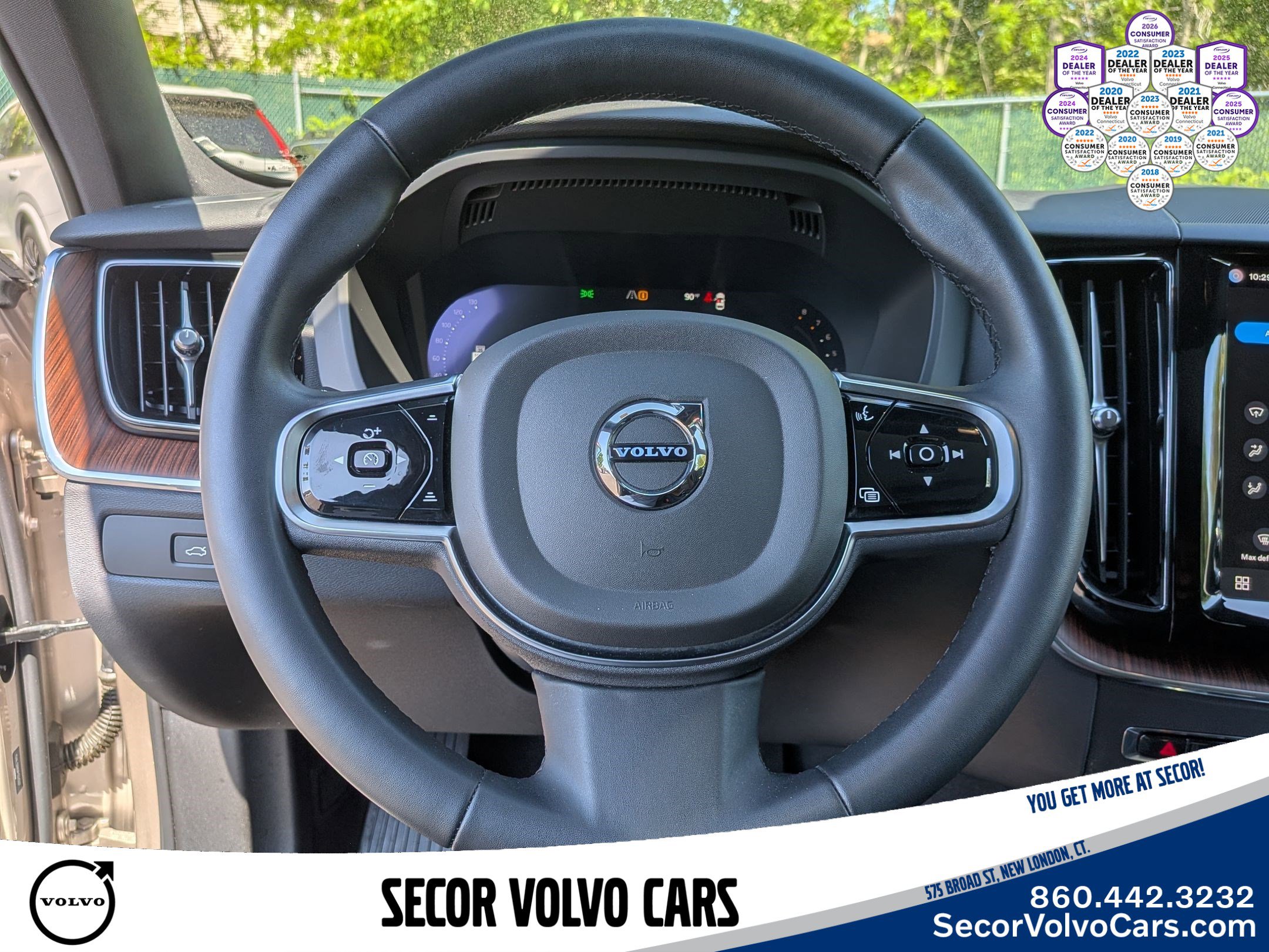 Certified 2023 Volvo XC60 B5 Plus w/ Climate Package AWD/4WD image 18