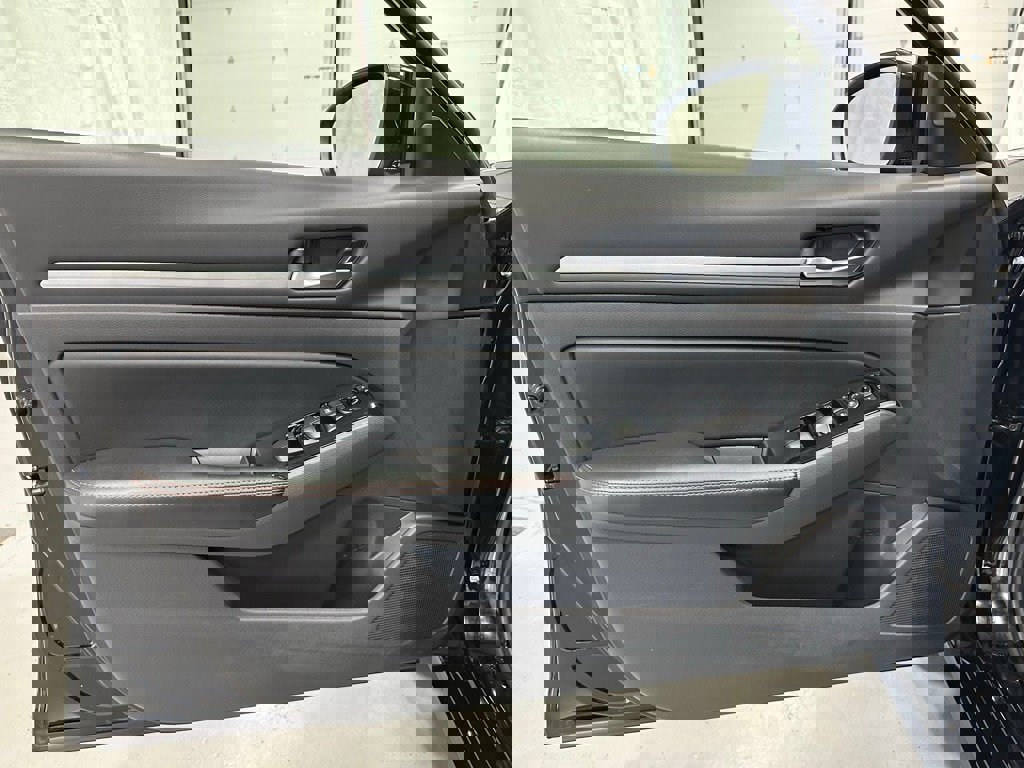 Used 2024 Nissan Altima 2.5 SR image 8