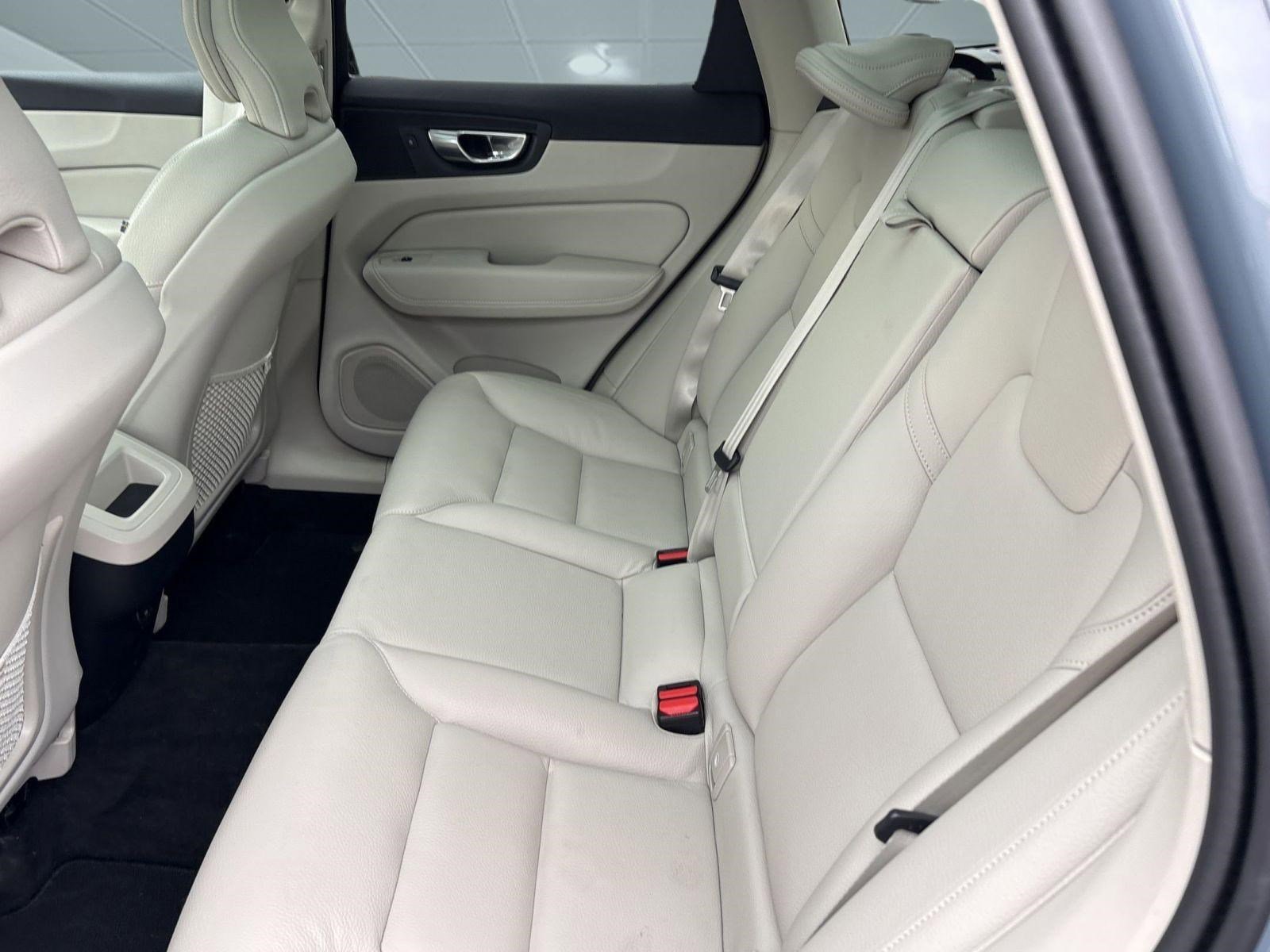 Certified 2024 Volvo XC60 B5 Plus image 23