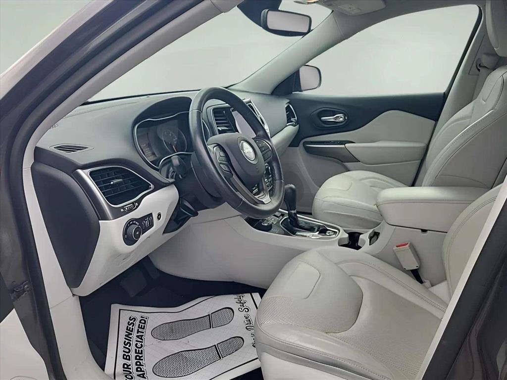 Used 2019 Jeep Cherokee Limited AWD/4WD image 11