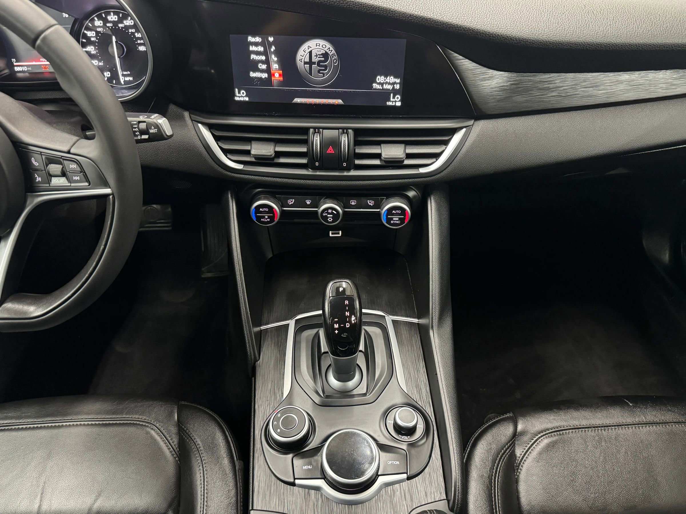 Used 2017 Alfa Romeo Giulia image 34