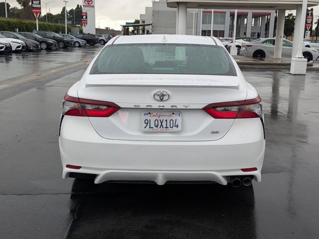 Used 2024 Toyota Camry SE image 9