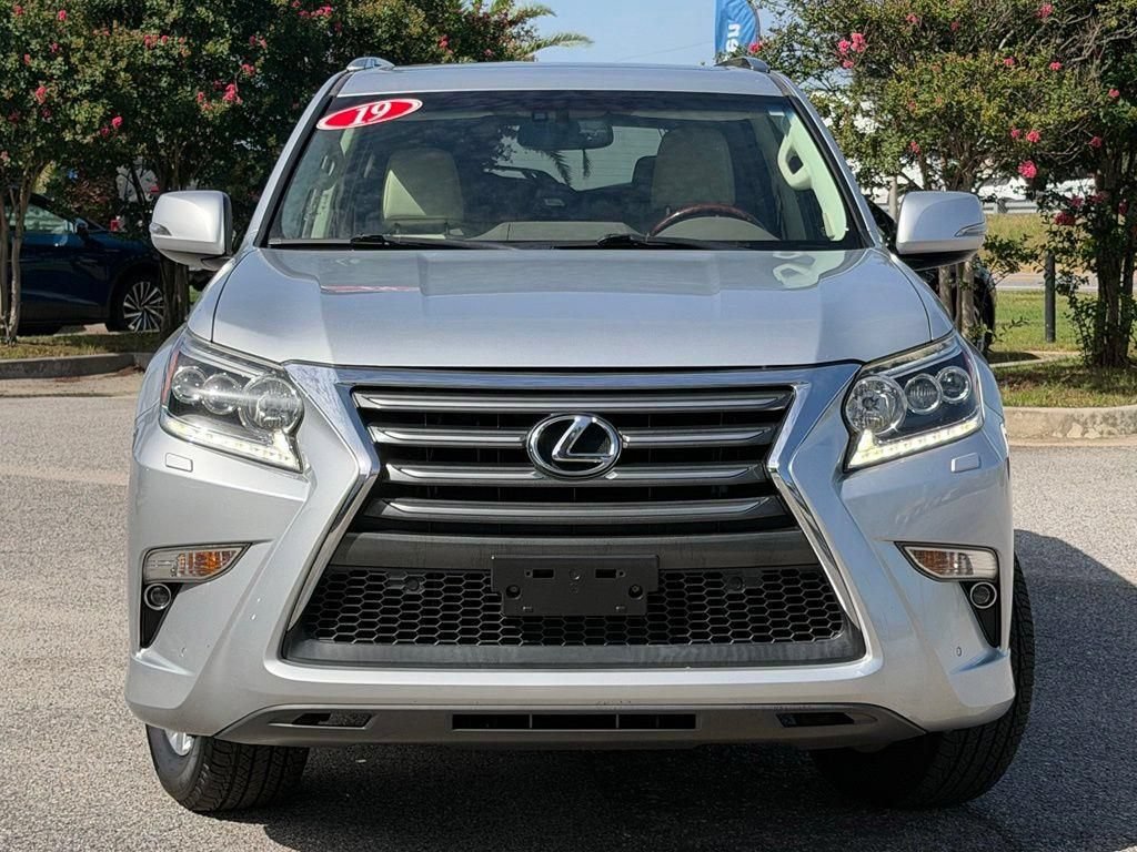 Used 2019 Lexus GX 460 Premium AWD/4WD image 2