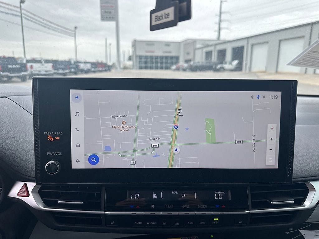 Used 2025 Toyota Sienna XLE FWD image 14