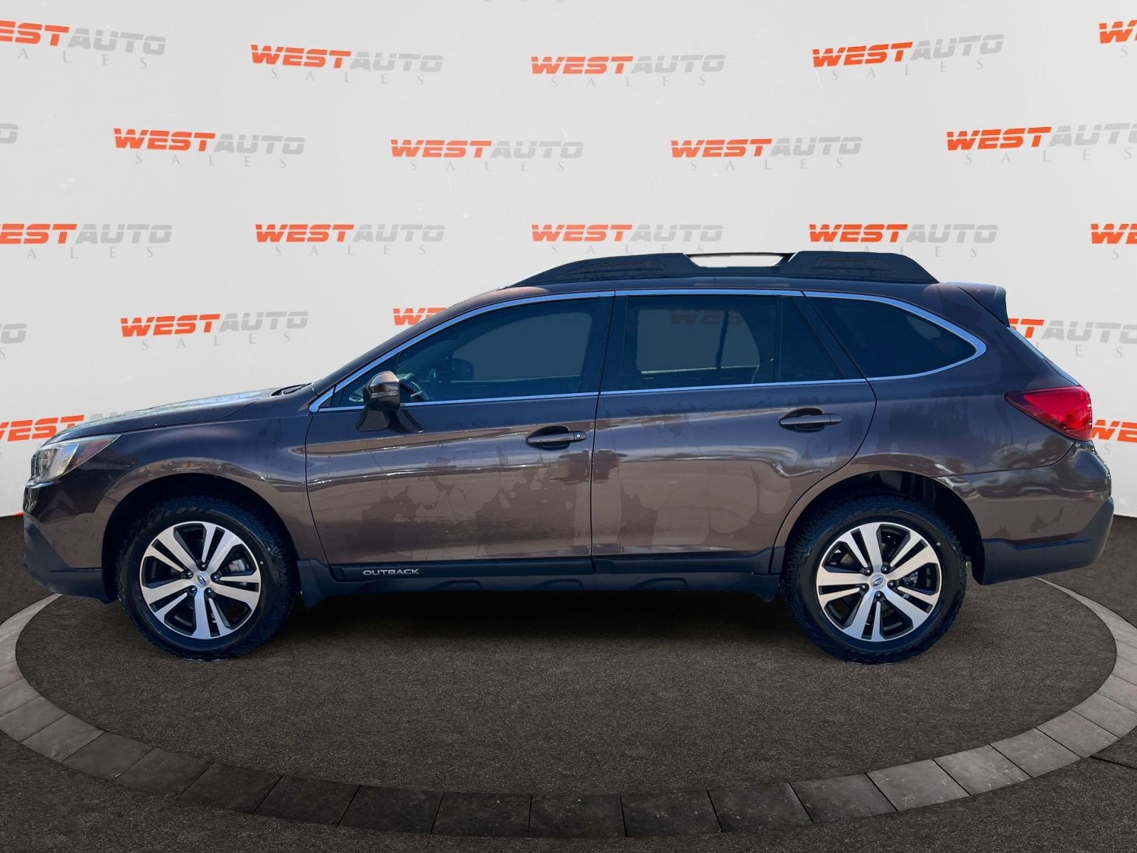 Used 2019 Subaru Outback 2.5i Limited w/ Popular Package #2 AWD/4WD image 2
