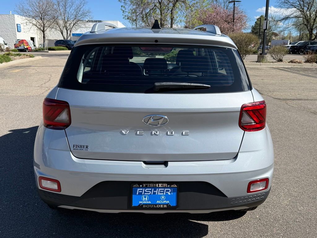 Used 2021 Hyundai Venue SEL FWD image 5