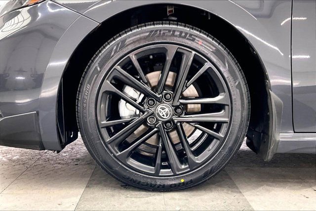 Used 2025 Toyota Camry SE w/ Convenience Package image 8