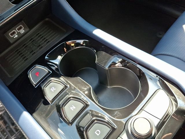 Used 2023 VinFast VF 8 Plus image 32