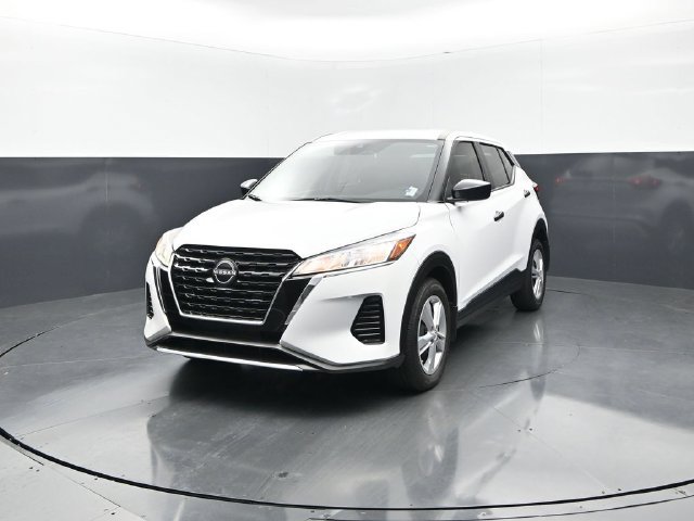 Certified 2025 Nissan Kicks Play S FWD image 4