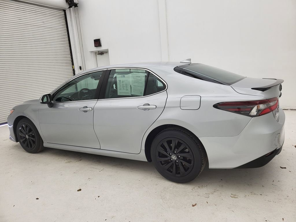 Used 2022 Toyota Camry LE image 16