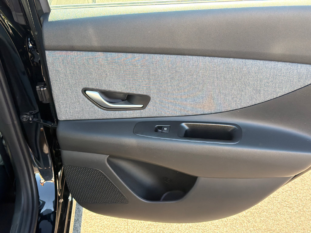 New 2026 Hyundai Elantra SEL Sport FWD image 17