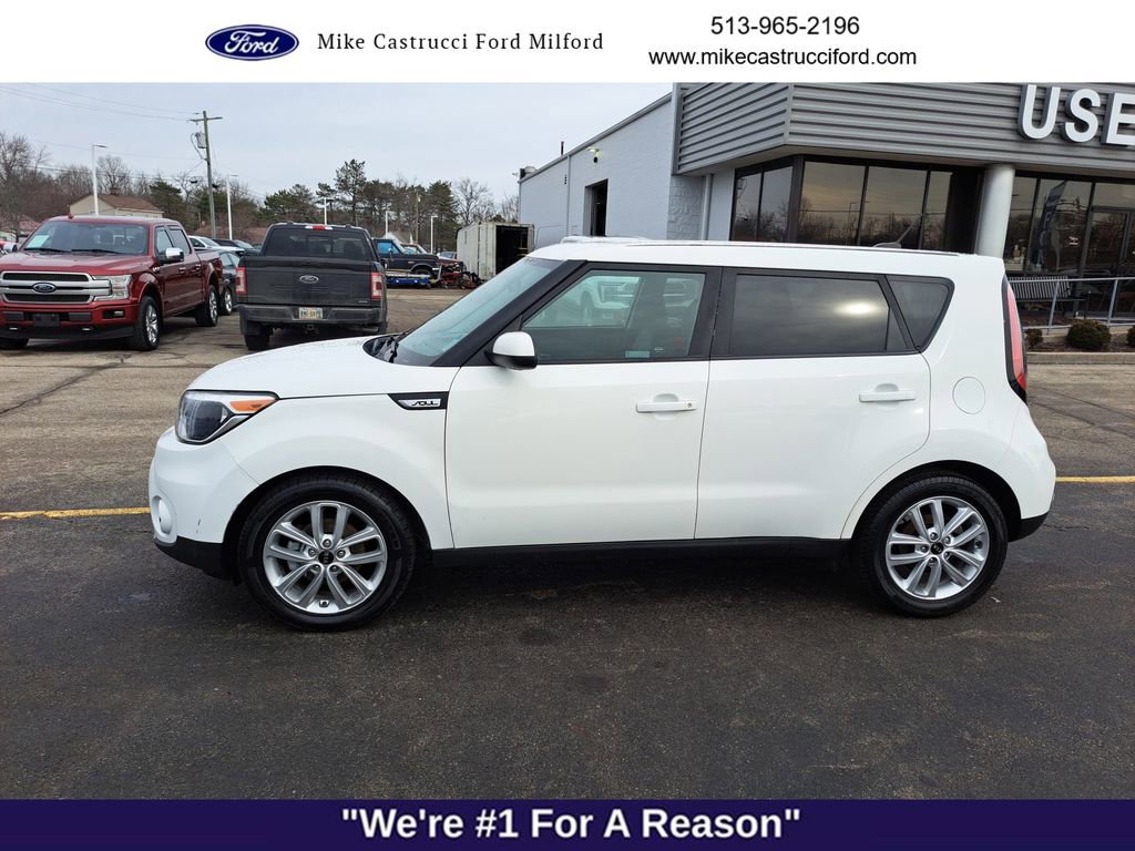 Used 2019 Kia Soul + image 2