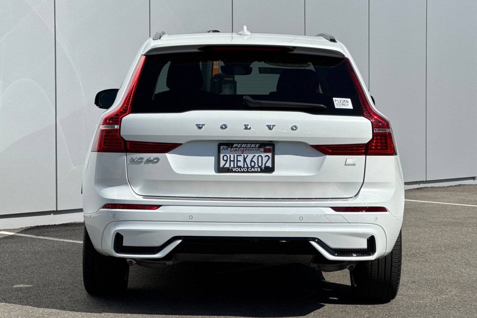 Used 2023 Volvo XC60 T8 Ultimate w/ Protection Package Premier AWD/4WD image 4