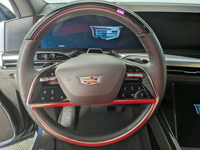 Used 2025 Cadillac Escalade Premium Luxury AWD/4WD image 22