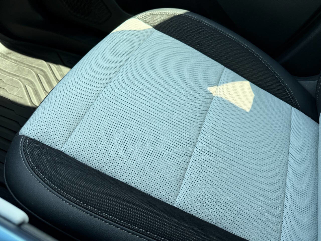 Used 2024 Chevrolet Equinox EV LT w/ LPO, All-Weather Mat Package image 35