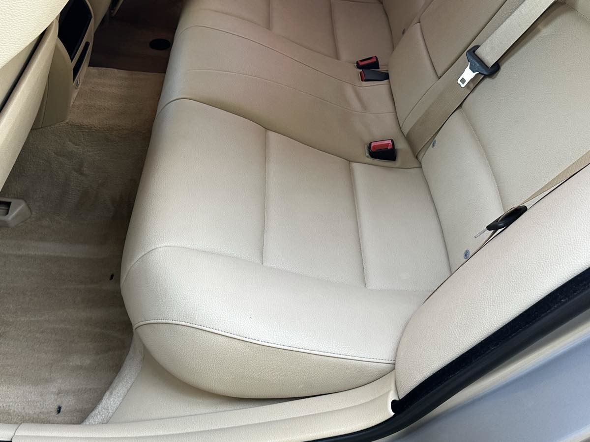 Used 2011 BMW 528i Sedan RWD image 16