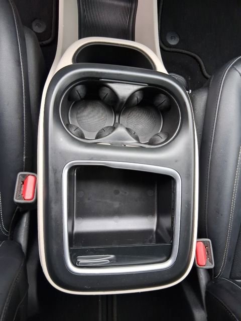 Used 2024 Chrysler Pacifica Touring-L image 19