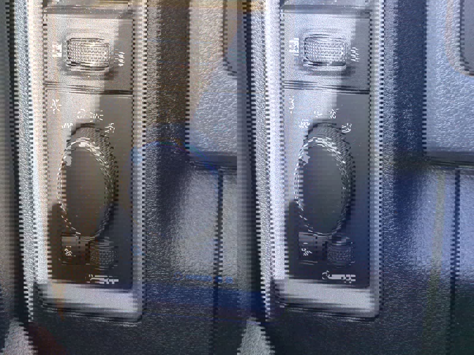 Used 2018 RAM 1500 ST w/ SXT Appearance Group image 27