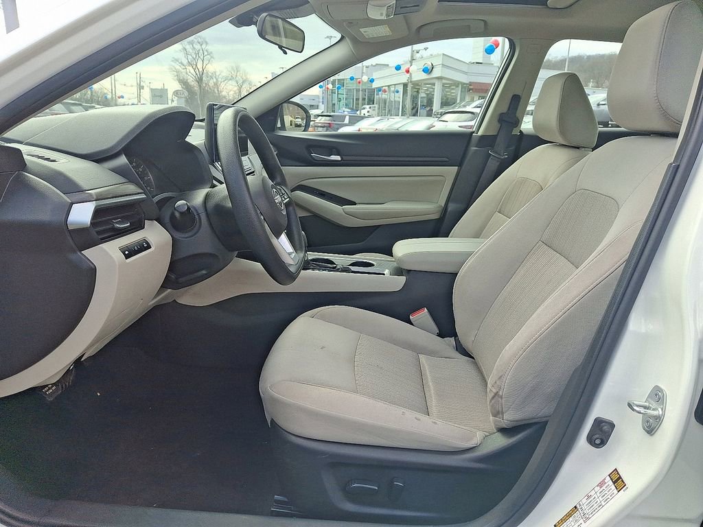 Used 2025 Nissan Altima 2.5 SV w/ SV Special Edition Package image 14