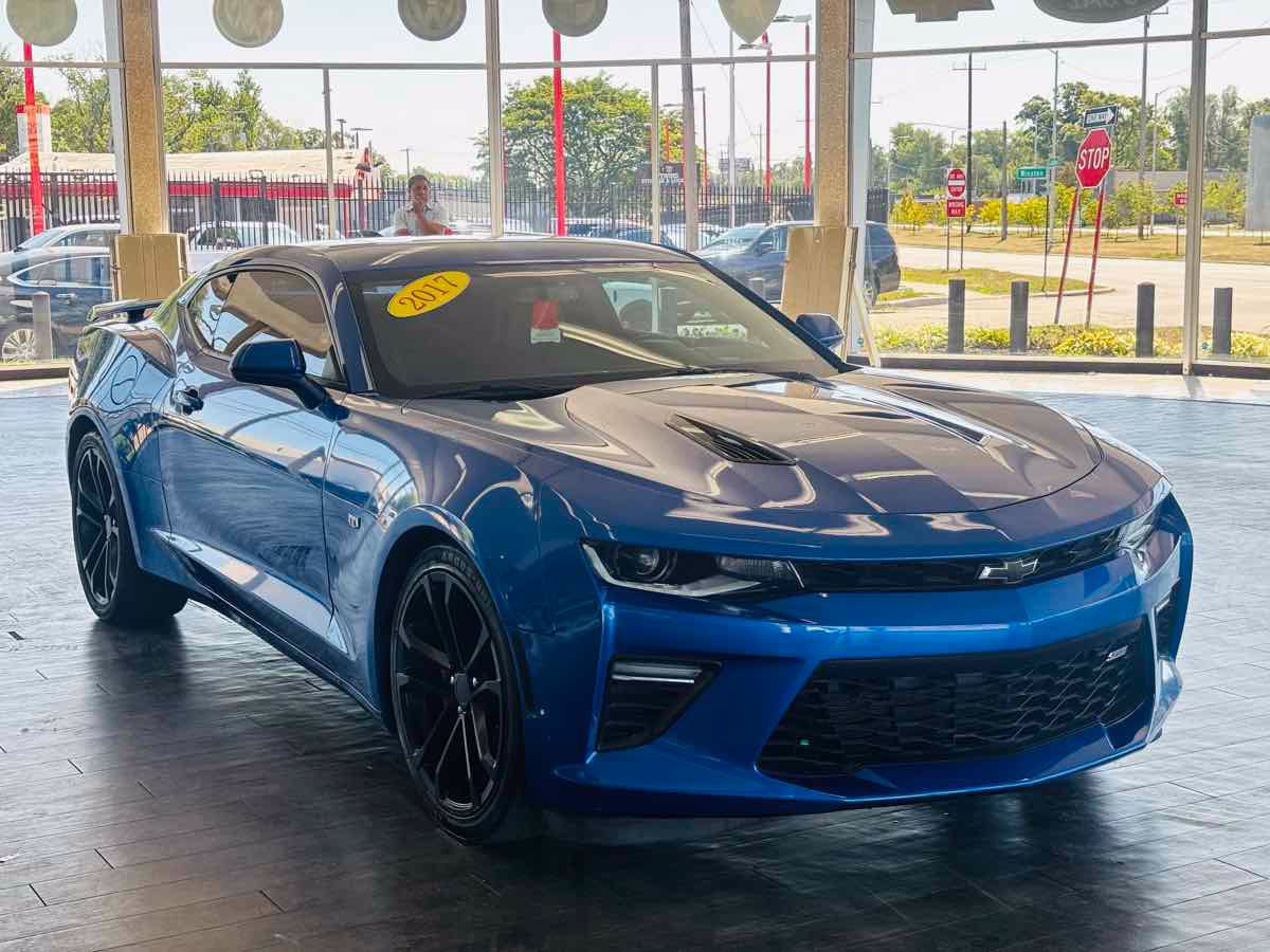 Used 2017 Chevrolet Camaro SS RWD image 1