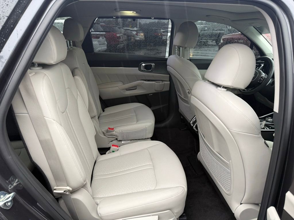 Used 2024 Kia Sorento SX Prestige image 9