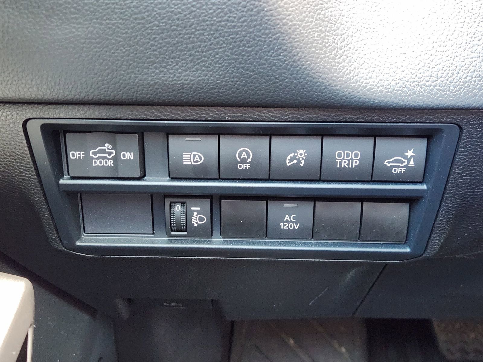 Used 2024 Toyota Tundra Limited w/ Power Package AWD/4WD image 27