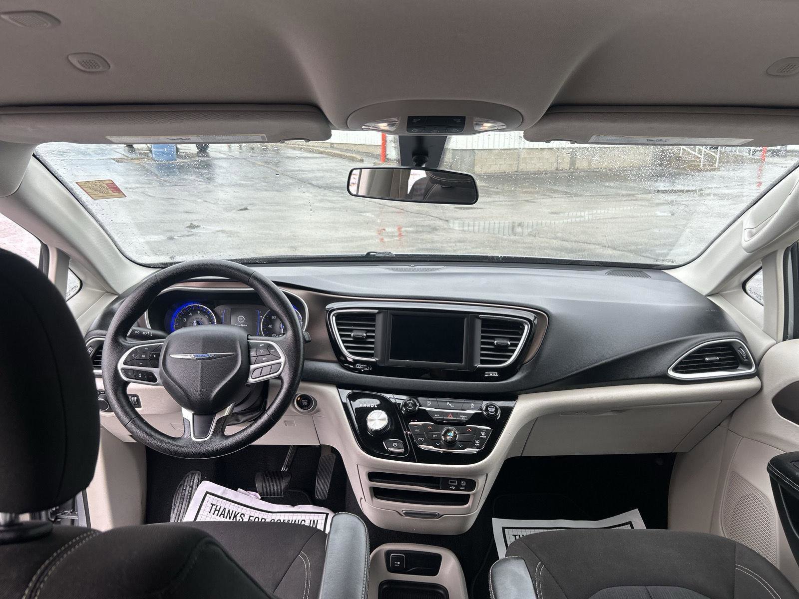 Used 2020 Chrysler Voyager LX FWD image 16
