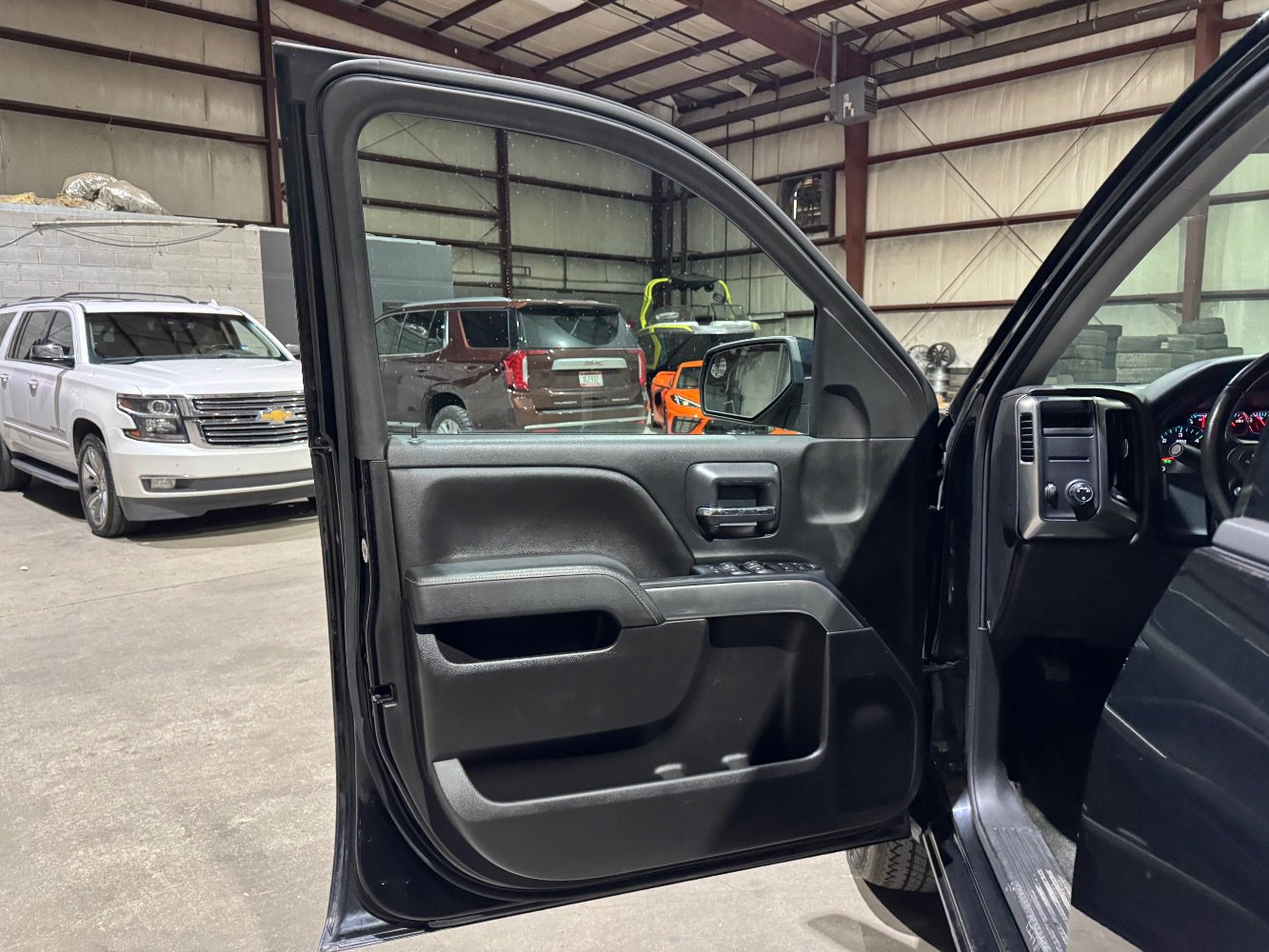 Used 2018 Chevrolet Silverado 1500 LT RWD image 11