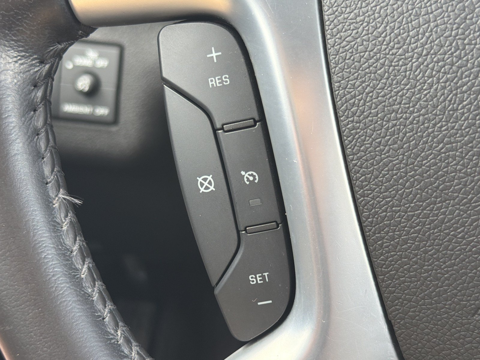 Used 2017 Chevrolet Traverse LT w/ Style and Technology Package FWD image 29