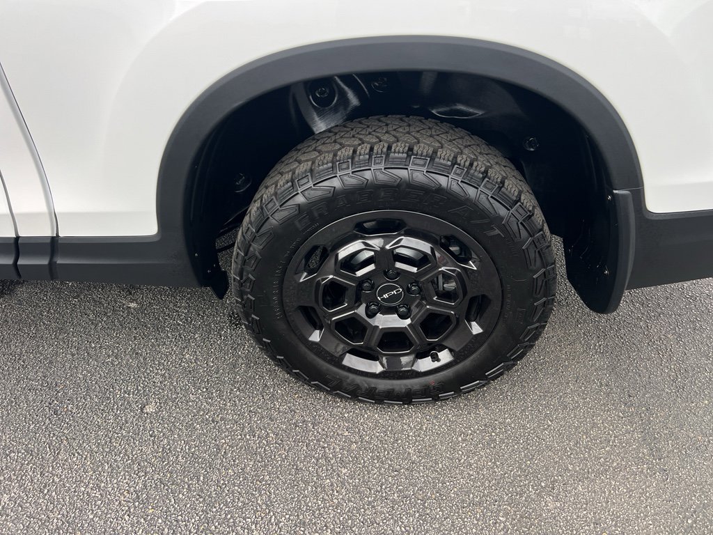Certified 2025 Honda Ridgeline TrailSport+ image 9