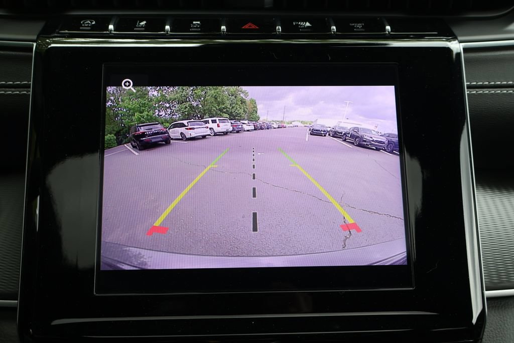 Used 2023 Jeep Grand Cherokee Altitude AWD/4WD image 17