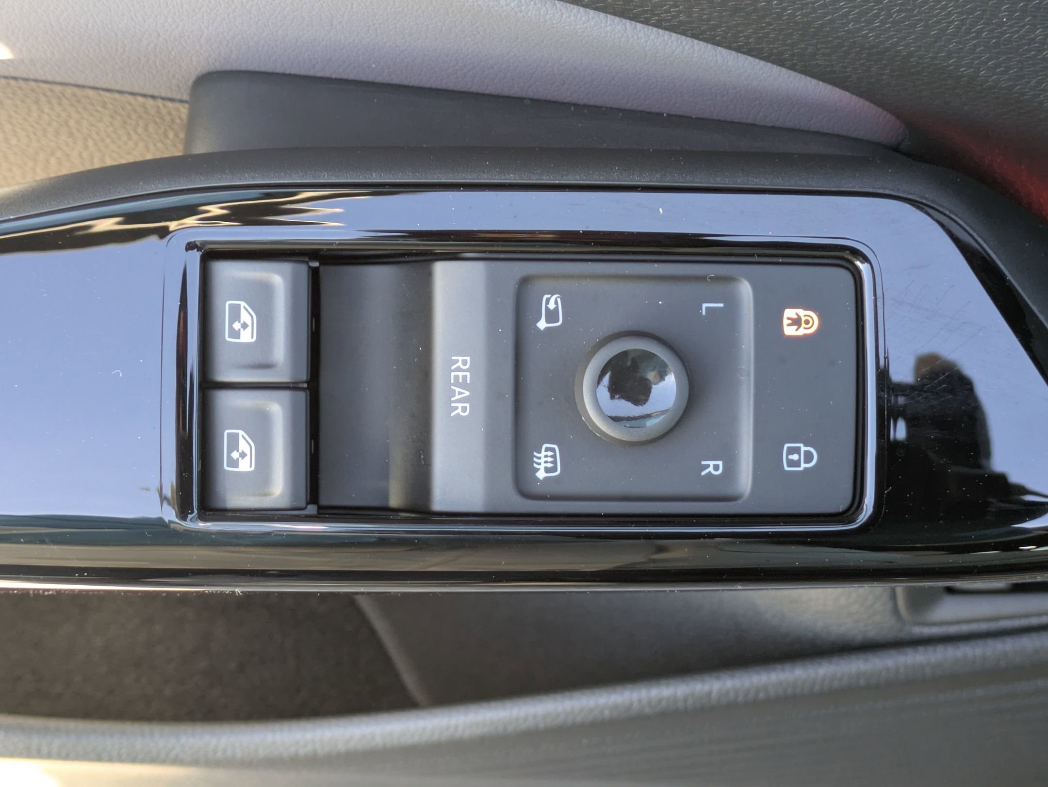 Used 2022 Volkswagen ID.4 Pro S w/ Gradient Package image 19