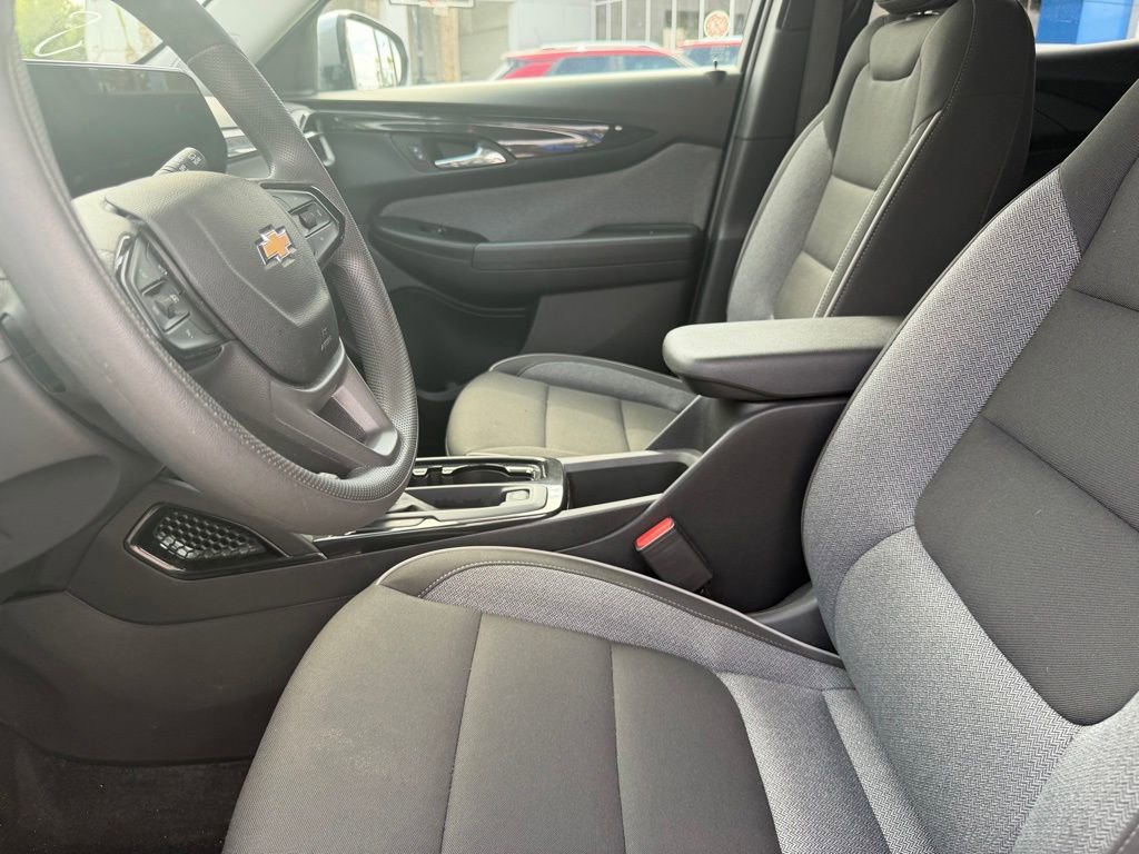 Used 2025 Chevrolet TrailBlazer LT AWD/4WD image 8
