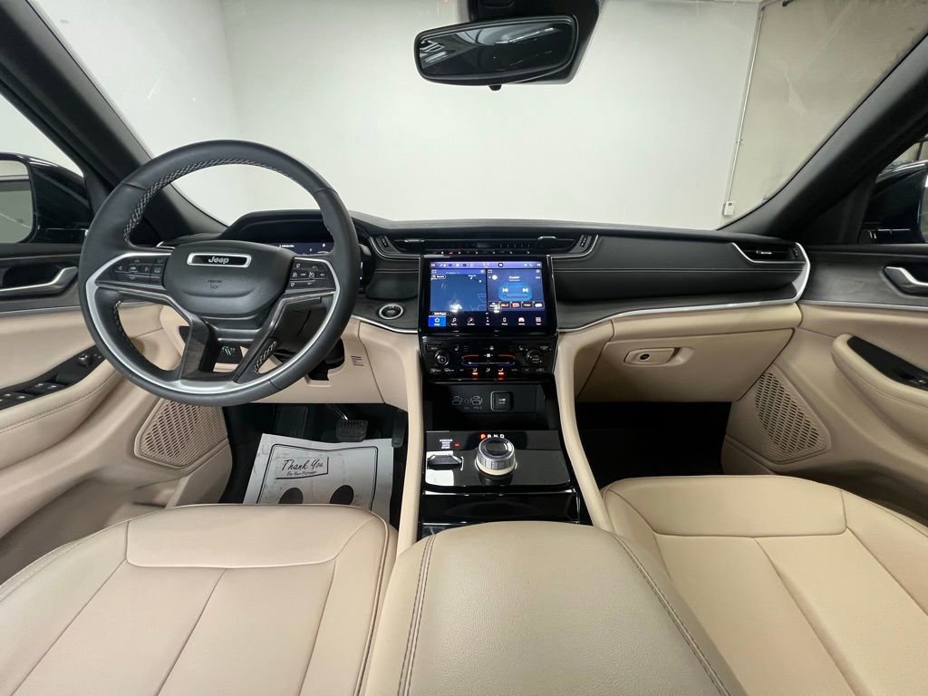 Used 2023 Jeep Grand Cherokee Limited w/ Trailer Tow Prep Group (B) image 10