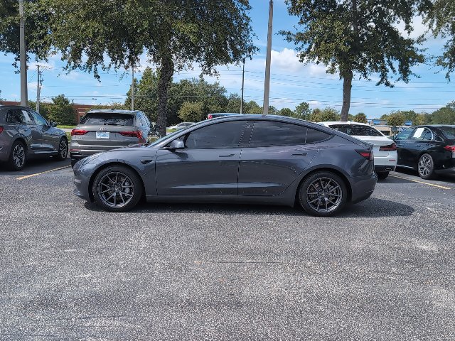 Used 2021 Tesla Model 3 Standard Range Plus RWD image 3