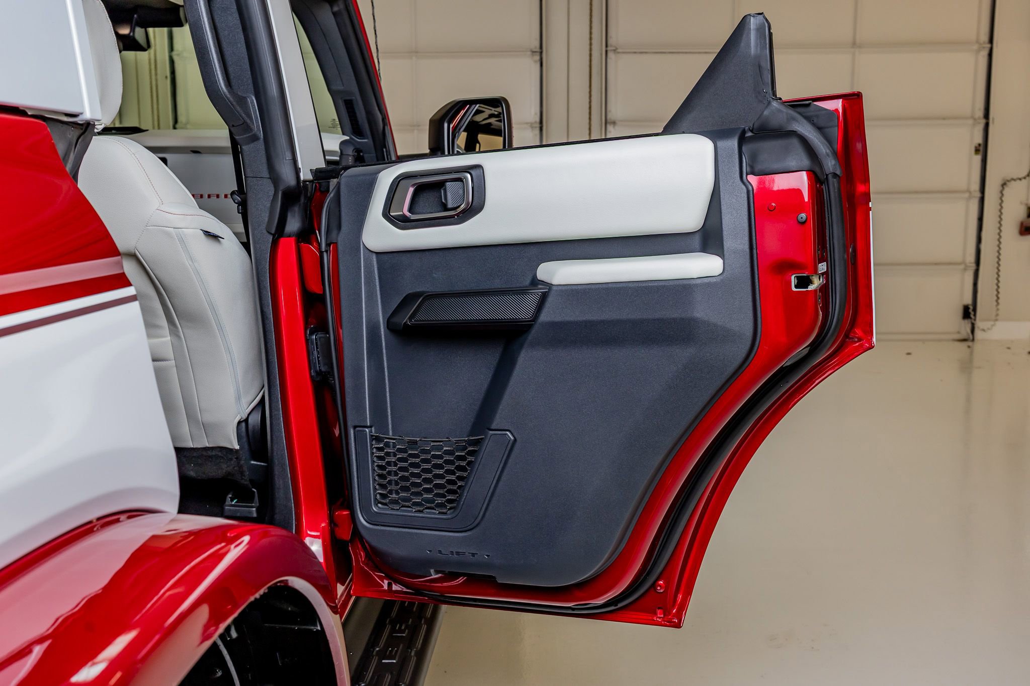 Used 2025 Ford Bronco Heritage Edition AWD/4WD image 39