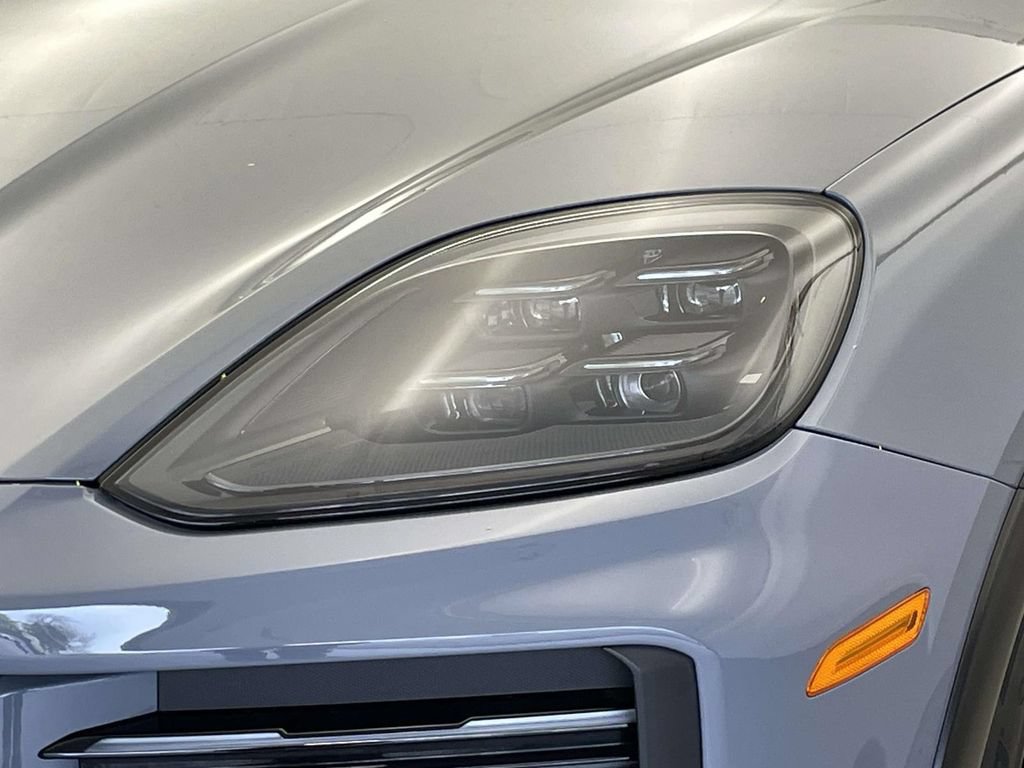 Certified 2024 Porsche Cayenne Turbo GT AWD/4WD image 15