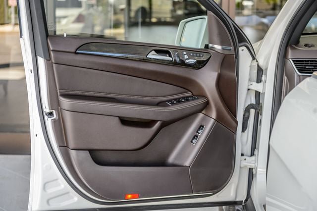 Used 2018 Mercedes-Benz GLS 450 4MATIC w/ Premium Package image 52