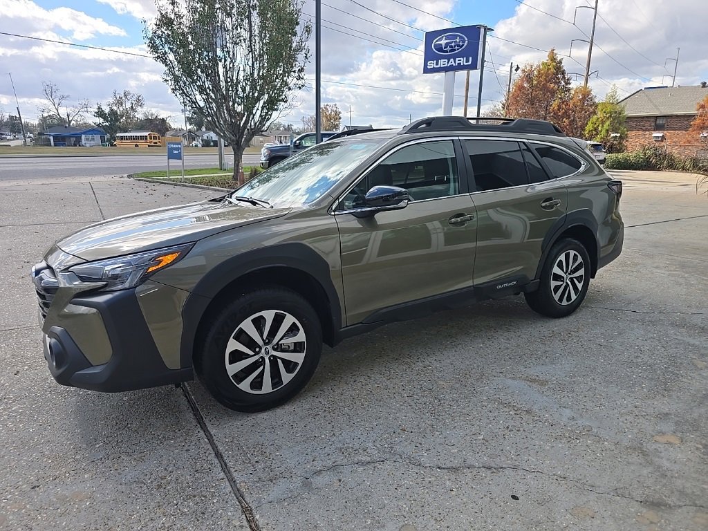 Certified 2025 Subaru Outback Premium image 3