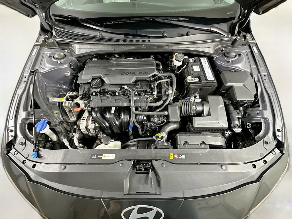 Used 2024 Hyundai Elantra Limited FWD image 9