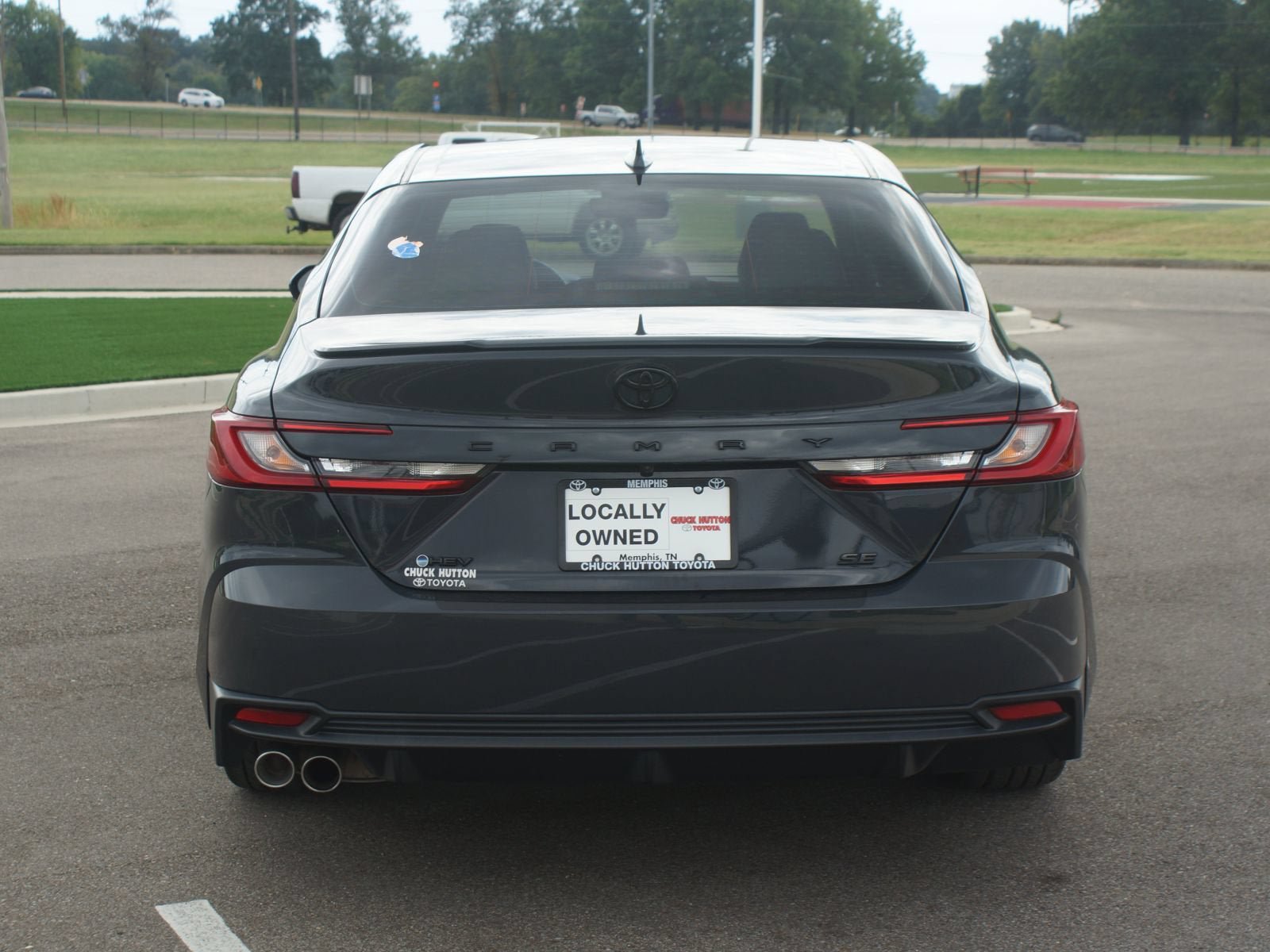 Used 2025 Toyota Camry SE w/ Convenience Package FWD image 3
