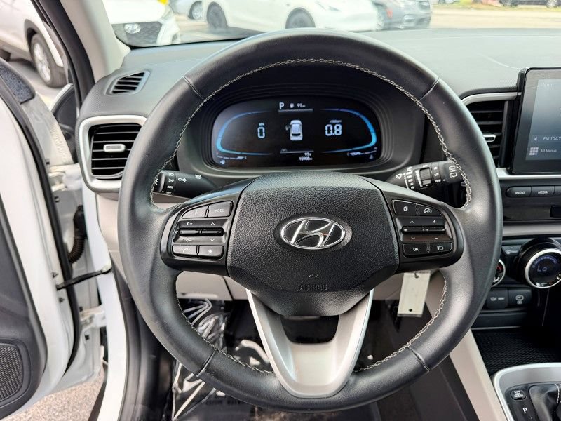 Used 2023 Hyundai Venue SEL FWD image 20