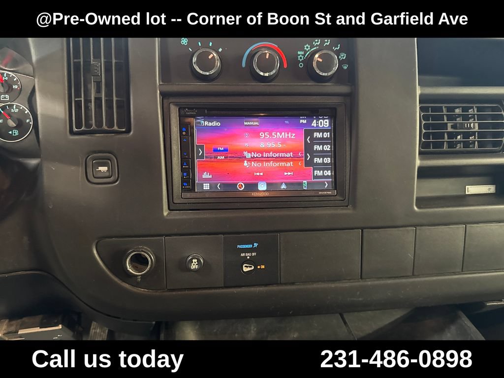 Used 2013 Chevrolet Express 2500 RWD image 19